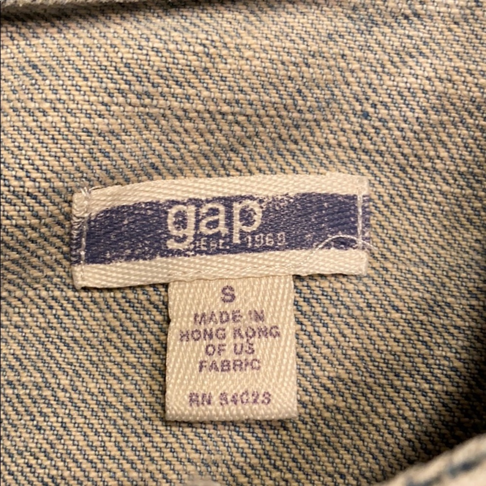 Gap - Picture 2 of 8